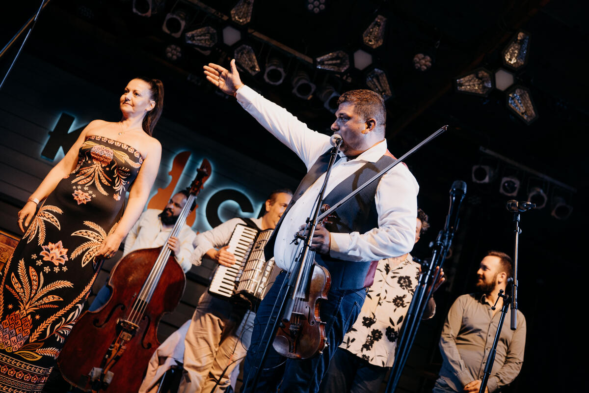 KOBUCI_BUDAPEST_BAR_BUDAPEST_KLEZMER_BAND_2026_06_24_HJL_09696.jpg